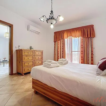 Seaside Retreat With Balcony Views In Marsaskala 公寓 *