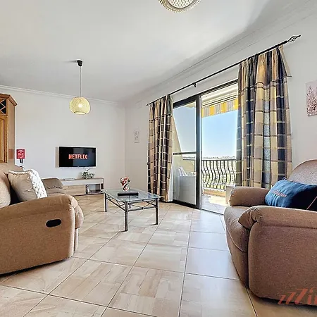 Seaside Retreat With Balcony Views In Marsaskala * Il-Mahsel