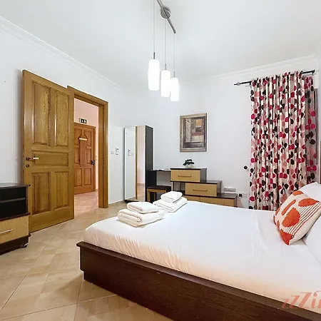 Seaside Retreat With Balcony Views In Marsaskala 公寓 Il-Mahsel