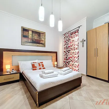 Seaside Retreat With Balcony Views In Marsaskala Lägenhet